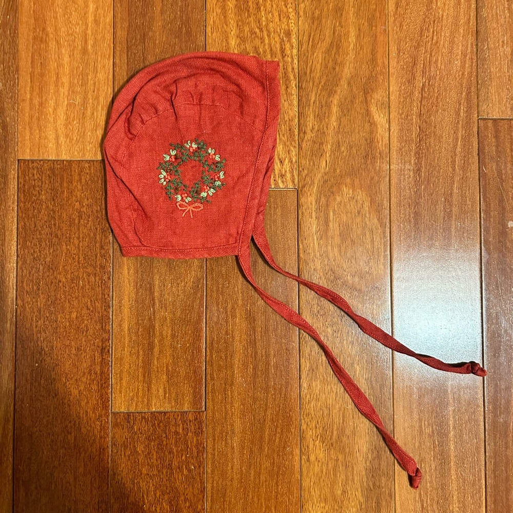 Mamma Bear Baby Bonnets Red Linen baby bonnet with Christmas wreath embroidery